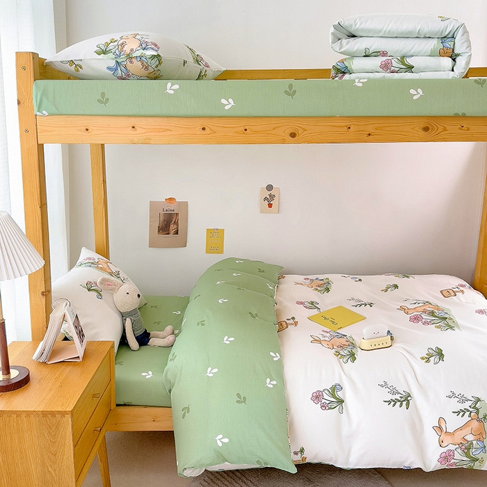 91家纺网 家纺一手货源 找家纺 芃成家纺 2023新款全棉13070卡通印花学生三件套 花园兔