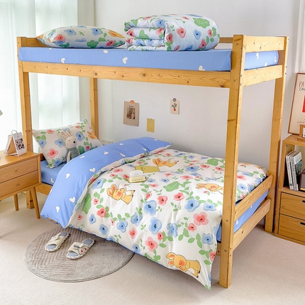 芃成家纺 2023新款全棉13070卡通印花学生三件套 兔兔花海