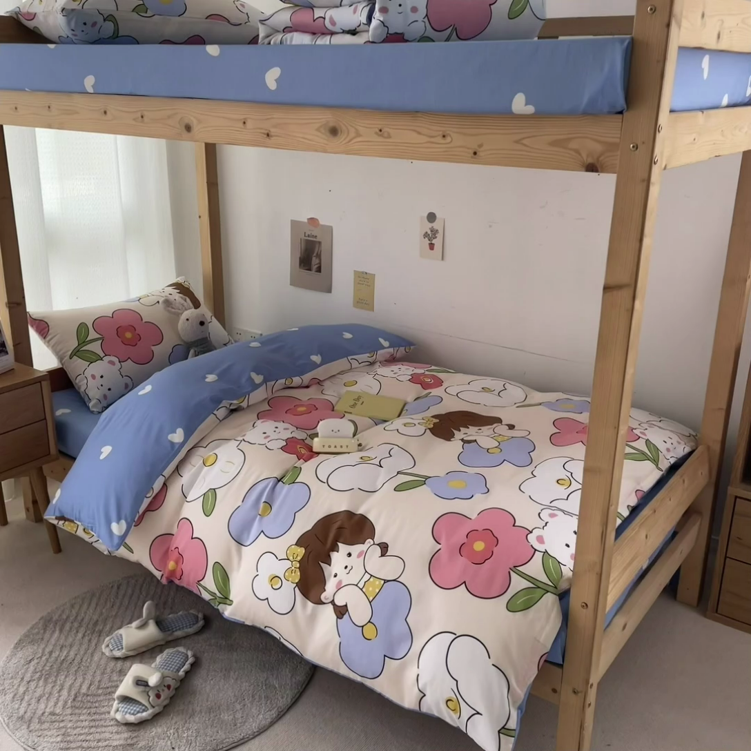 91家纺网 家纺一手货源 找家纺 芃成家纺 2023新款全棉13070卡通印花学生三件套 可爱女孩