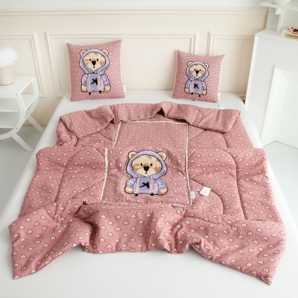 91家纺网 家纺一手货源 找家纺 （总）翰轩家居 2023新品水洗棉麻泰迪熊系列JK熊抱枕被-四季款