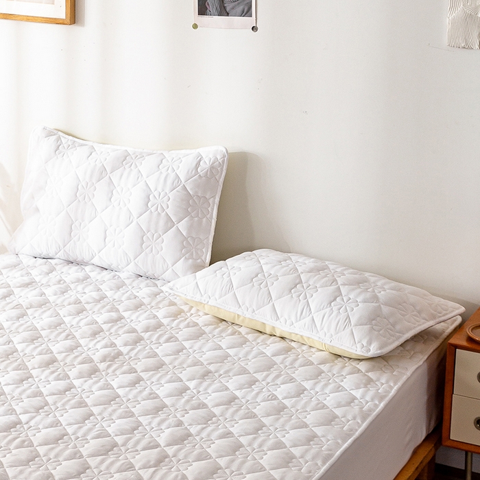 91家纺网 家纺一手货源 找家纺 恬澳家纺 2024新款A类夹棉原棉风枕套 四叶草-本白