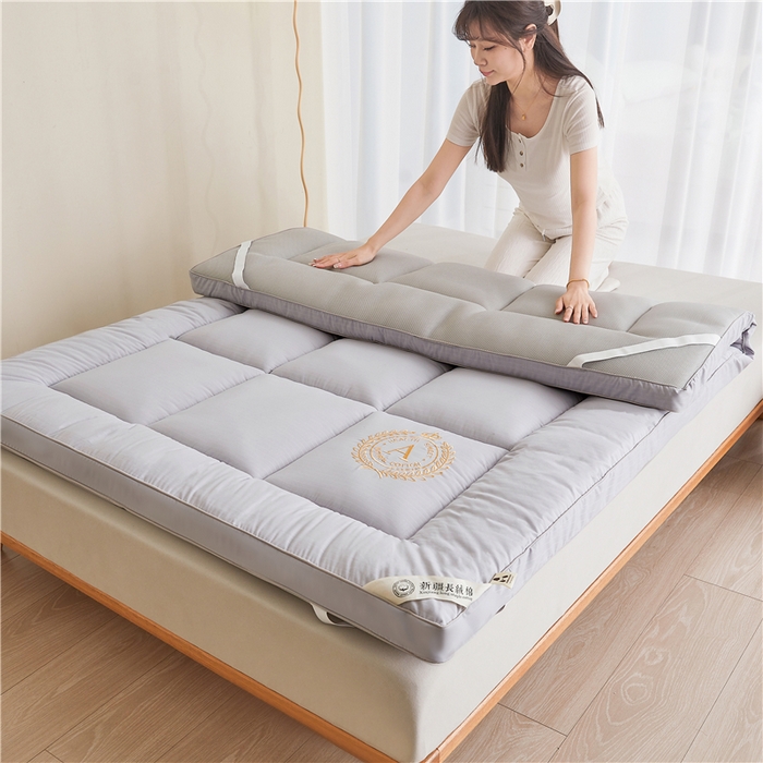 91家纺网 家纺一手货源 找家纺 美梦里A类刺绣新疆棉花五星级酒店大豆纤维软床垫床褥子 星辰灰6公分加厚