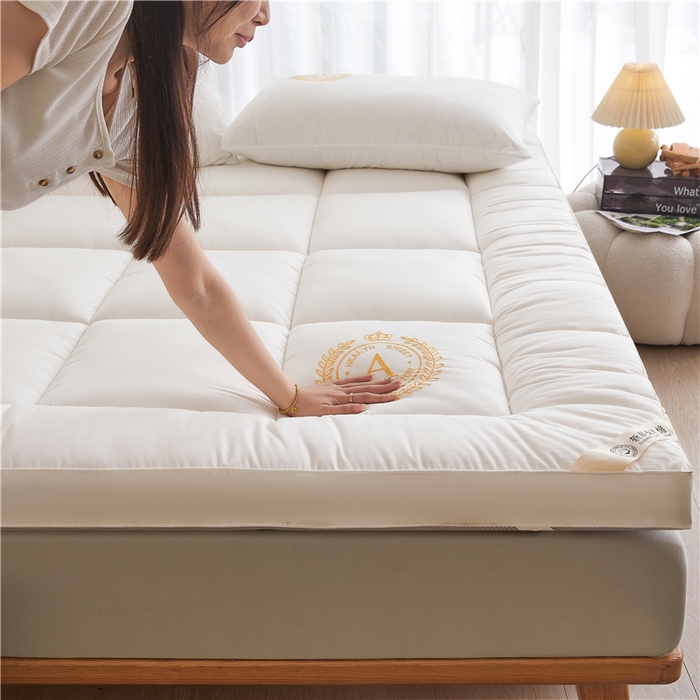 91家纺网 家纺一手货源 找家纺 美梦里A类刺绣新疆棉花五星级酒店大豆纤维软床垫床褥子 珍珠白6公分加厚