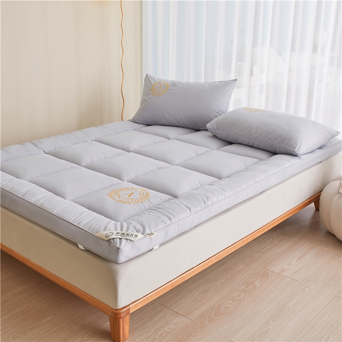 91家纺网 家纺一手货源 找家纺 美梦里A类刺绣新疆棉花五星级酒店大豆纤维软床垫床褥子 星辰灰6公分加厚