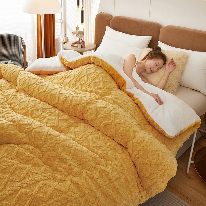 91家纺网 家纺一手货源 找家纺 牛魔王 2023新款加厚塔芙绒冬被牛奶绒羊羔绒被子北极绒被芯 柠檬黄