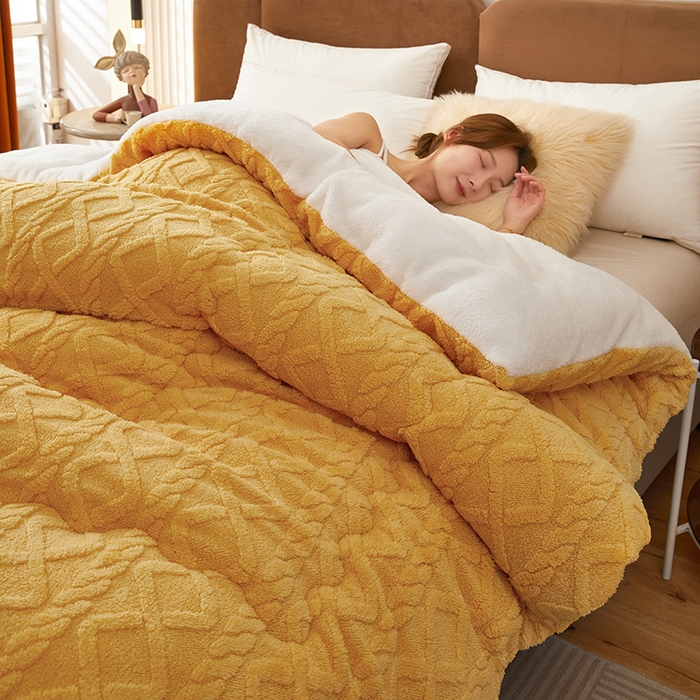 91家纺网 家纺一手货源 找家纺 牛魔王 2023新款加厚塔芙绒冬被牛奶绒羊羔绒被子北极绒被芯 柠檬黄