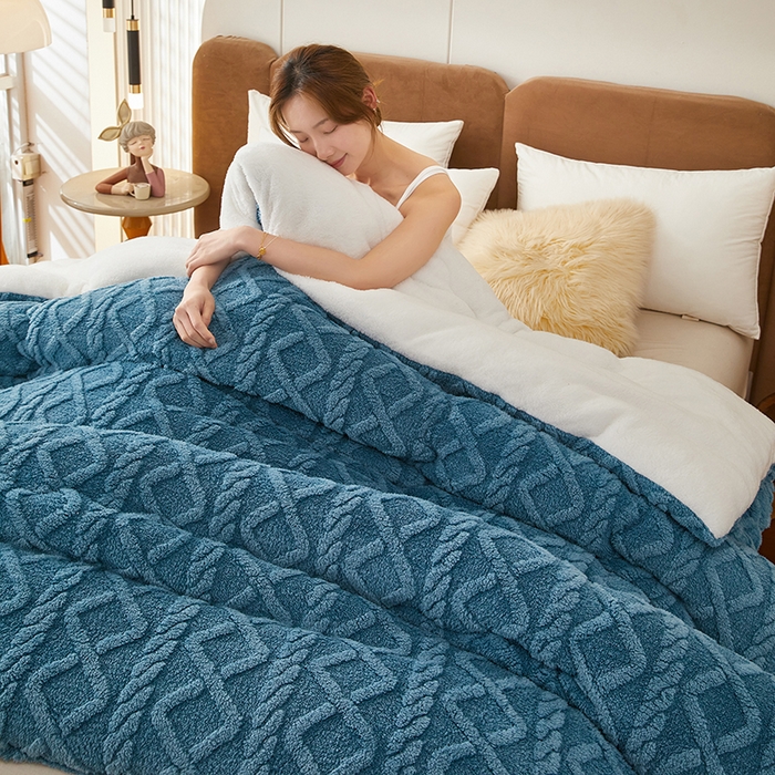 91家纺网 家纺一手货源 找家纺 牛魔王 2023新款加厚塔芙绒冬被牛奶绒羊羔绒被子北极绒被芯 宝石蓝