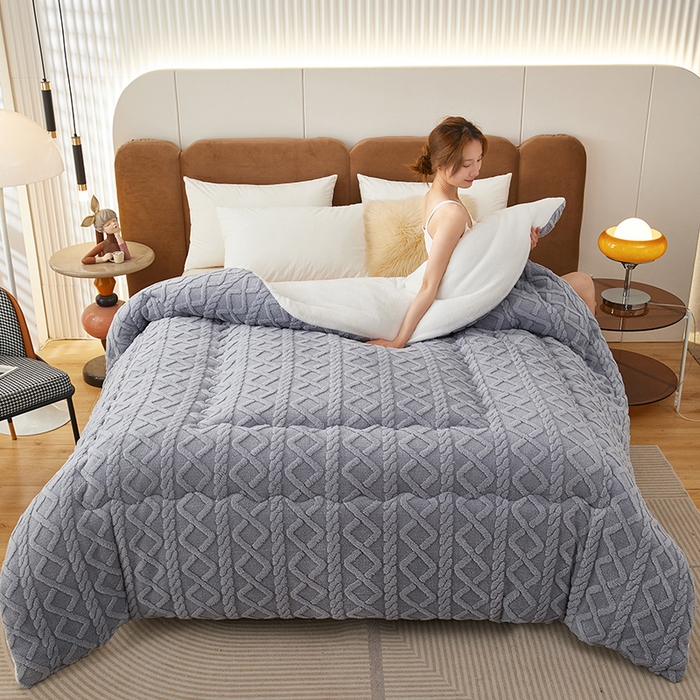 91家纺网 家纺一手货源 找家纺 牛魔王 2023新款加厚塔芙绒冬被牛奶绒羊羔绒被子北极绒被芯 典雅灰