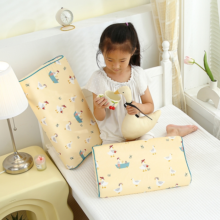 91家纺网 家纺一手货源 找家纺 良佐生活 2023新款A类全棉儿童乳胶枕头枕芯 加油鸭