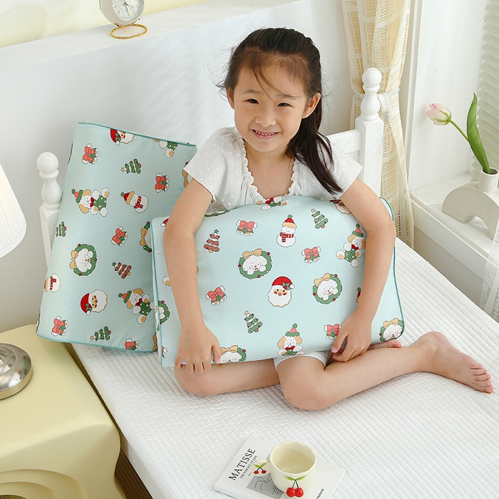 91家纺网 家纺一手货源 找家纺 良佐生活 2023新款A类全棉儿童乳胶枕头枕芯 圣诞节