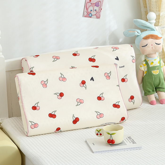 91家纺网 家纺一手货源 找家纺 良佐生活 2023新款A类全棉儿童乳胶枕头枕芯 小樱桃