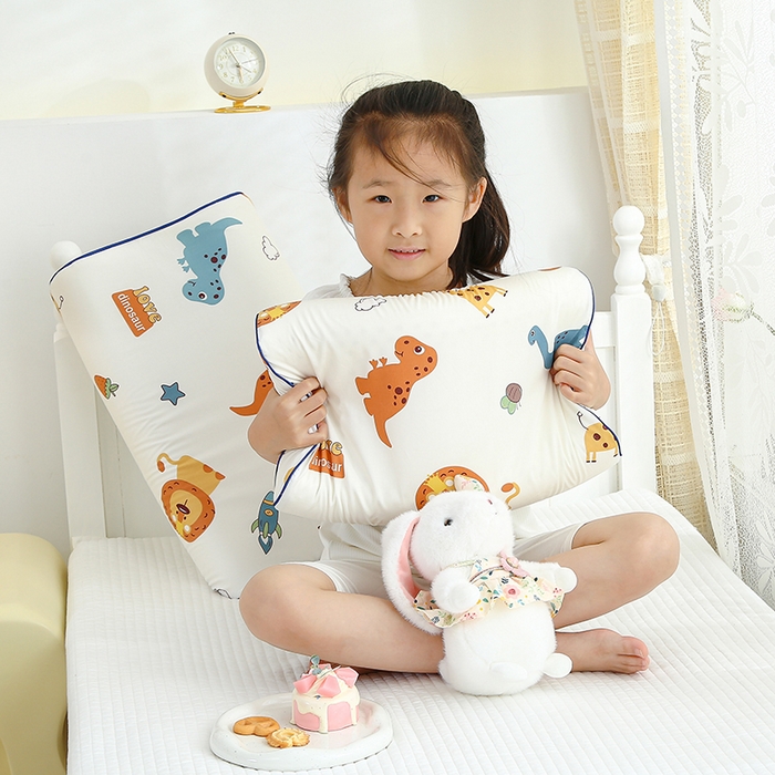 91家纺网 家纺一手货源 找家纺 良佐生活 2023新款A类全棉儿童乳胶枕头枕芯 丛林派对