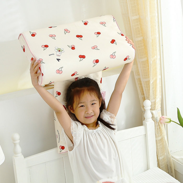 91家纺网 家纺一手货源 找家纺 良佐生活 2023新款A类全棉儿童乳胶枕头枕芯 小樱桃