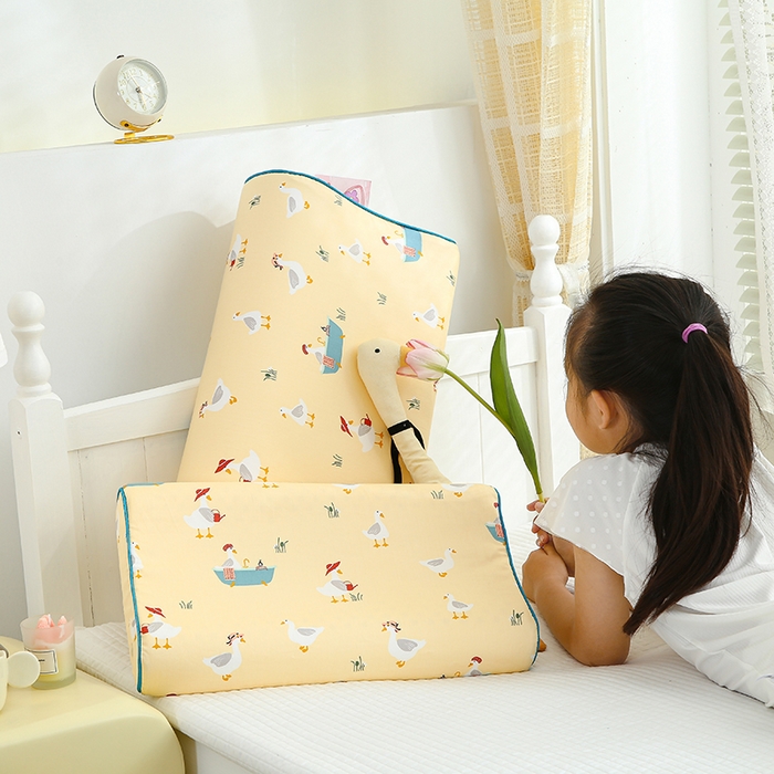 91家纺网 家纺一手货源 找家纺 良佐生活 2023新款A类全棉儿童乳胶枕头枕芯 加油鸭