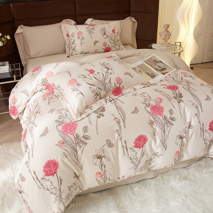 91家纺网 家纺一手货源 找家纺 启航家居 2025直播热款全棉精梳磨毛印花四件套-小资格调系列 娜西-粉