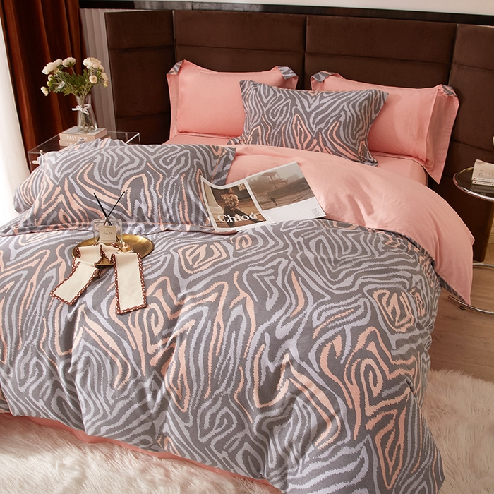 91家纺网 家纺一手货源 找家纺 启航家居 2025直播热款全棉精梳磨毛印花四件套-小资格调系列 画梦灰