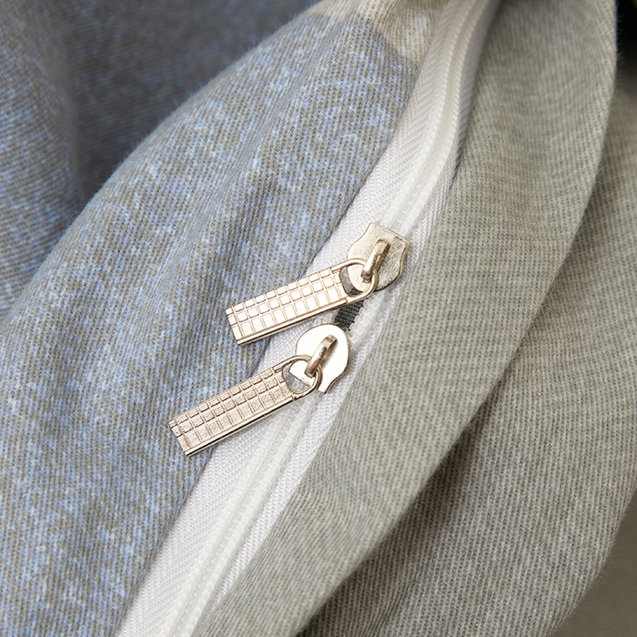 91家纺网 家纺一手货源 找家纺 启航家居 2025直播热款全棉精梳磨毛印花四件套-小资格调系列 灰色情调兰