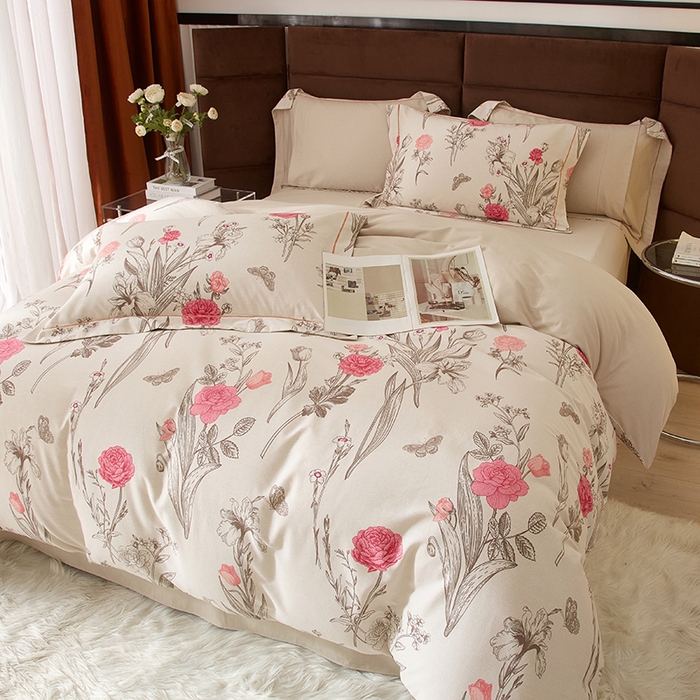 91家纺网 家纺一手货源 找家纺 启航家居 2025直播热款全棉精梳磨毛印花四件套-小资格调系列 娜西-粉