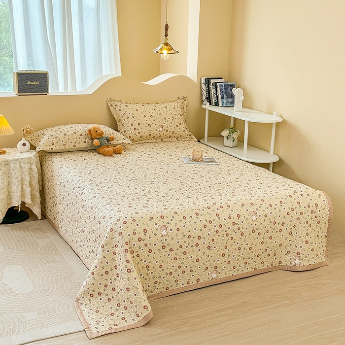 91家纺网 家纺一手货源 找家纺 40支全棉夹棉绗缝13372简约款印花多功能床盖夏被凉席 呆萌小熊