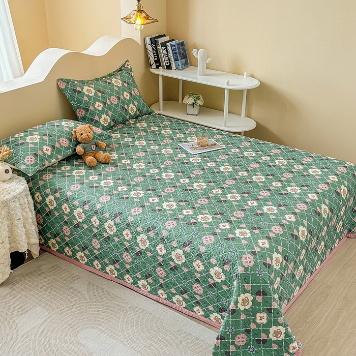 91家纺网 家纺一手货源 找家纺 40支全棉夹棉绗缝13372简约款印花多功能床盖夏被凉席 温情