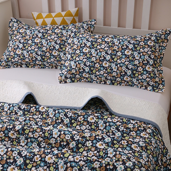 91家纺网 家纺一手货源 找家纺 40支全棉夹棉绗缝13372简约款印花多功能床盖夏被凉席 梦兰