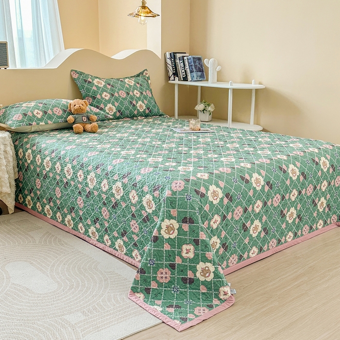 91家纺网 家纺一手货源 找家纺 40支全棉夹棉绗缝13372简约款印花多功能床盖夏被凉席 温情