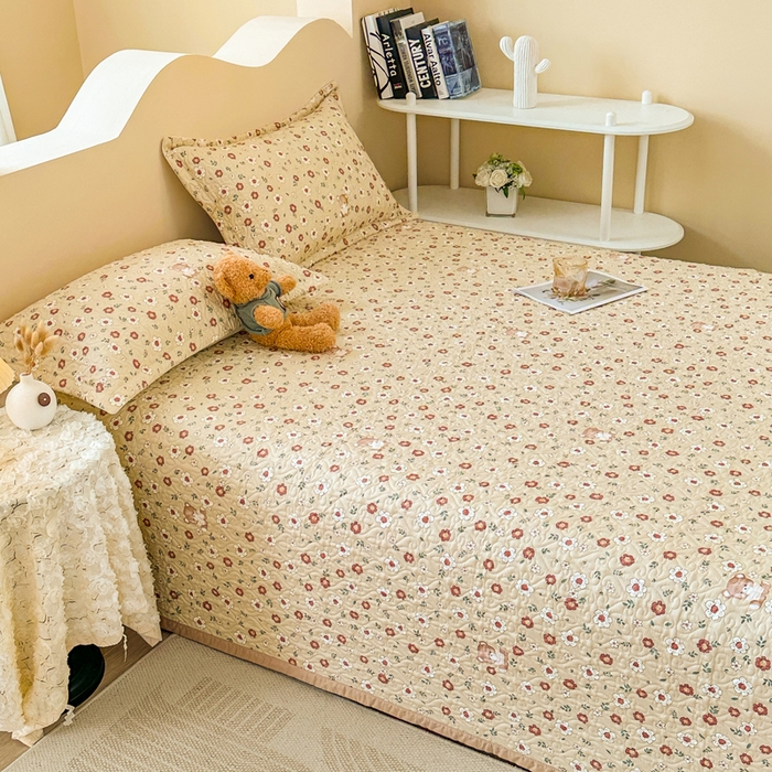 91家纺网 家纺一手货源 找家纺 40支全棉夹棉绗缝13372简约款印花多功能床盖夏被凉席 呆萌小熊