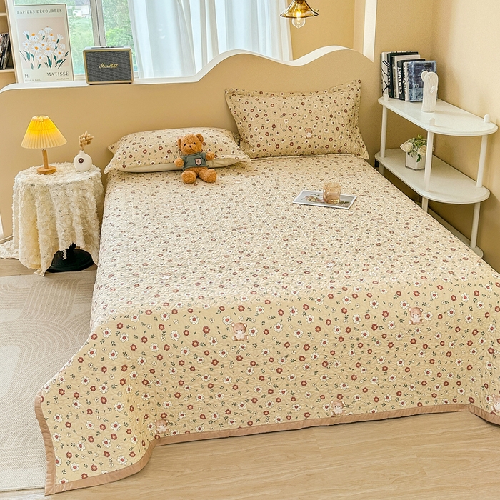 91家纺网 家纺一手货源 找家纺 40支全棉夹棉绗缝13372简约款印花多功能床盖夏被凉席 呆萌小熊