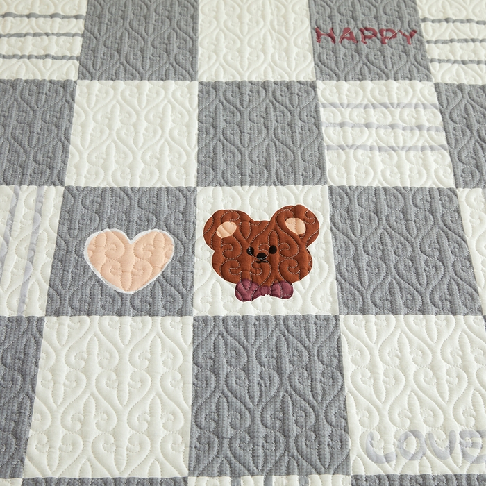 91家纺网 家纺一手货源 找家纺 40支全棉夹棉绗缝13372简约款印花多功能床盖夏被凉席 小熊布奇