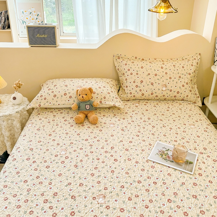 91家纺网 家纺一手货源 找家纺 40支全棉夹棉绗缝13372简约款印花多功能床盖夏被凉席 呆萌小熊