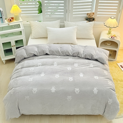 91家纺网 家纺一手货源 找家纺 （总）新款全消光210克婴儿绒宝宝绒压花单被套定做定制尺寸