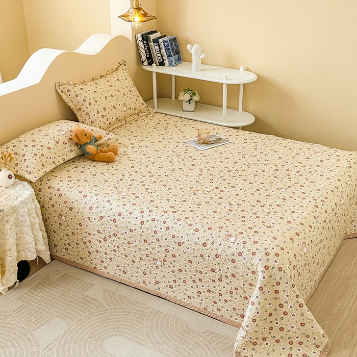 91家纺网 家纺一手货源 找家纺 40支全棉夹棉绗缝13372简约款印花多功能床盖夏被凉席 呆萌小熊