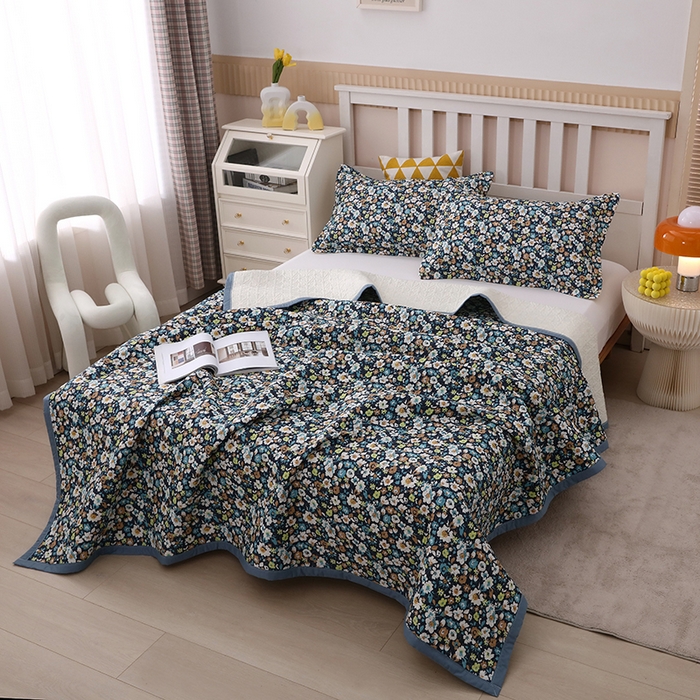 91家纺网 家纺一手货源 找家纺 40支全棉夹棉绗缝13372简约款印花多功能床盖夏被凉席 梦兰