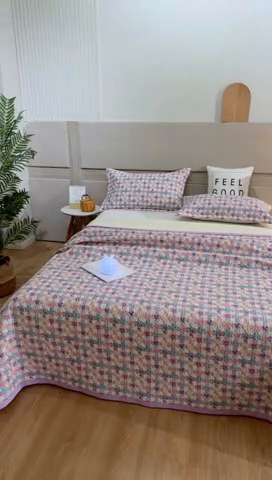 91家纺网 家纺一手货源 找家纺 40支全棉夹棉绗缝13372简约款印花多功能床盖夏被凉席 小香格