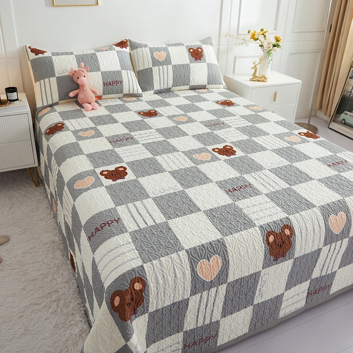 91家纺网 家纺一手货源 找家纺 40支全棉夹棉绗缝13372简约款印花多功能床盖夏被凉席 小熊布奇