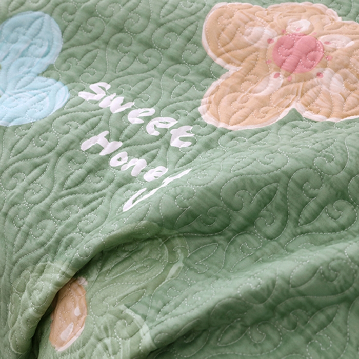 91家纺网 家纺一手货源 找家纺 40支全棉夹棉绗缝13372简约款印花多功能床盖夏被凉席 春日花园