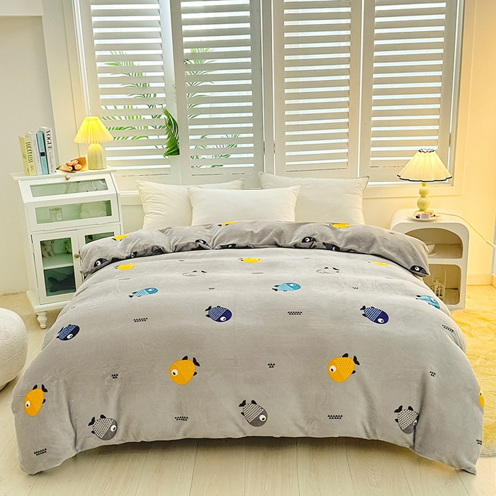 91家纺网 家纺一手货源 找家纺 新款230克高克重印花牛奶绒单被套定制定做尺寸 开心鱼