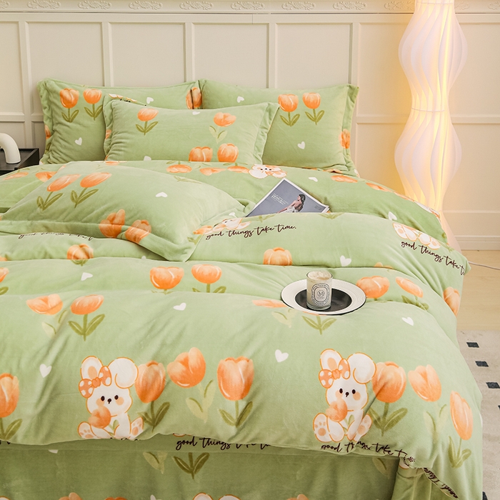 91家纺网 家纺一手货源 找家纺 新款230克高克重印花牛奶绒四件套定做定制尺寸 花海