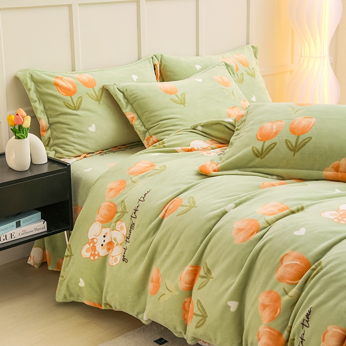 91家纺网 家纺一手货源 找家纺 新款230克高克重印花牛奶绒四件套定做定制尺寸 花海