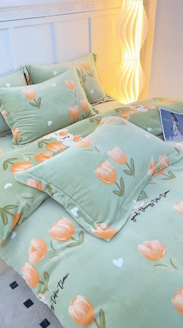 91家纺网 家纺一手货源 找家纺 新款230克高克重印花牛奶绒四件套定做定制尺寸 花海