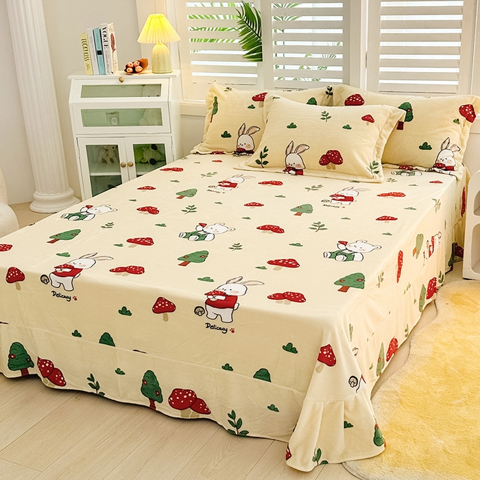 91家纺网 家纺一手货源 找家纺 新款230克印花牛奶绒床单定制定做尺寸  草莓兔