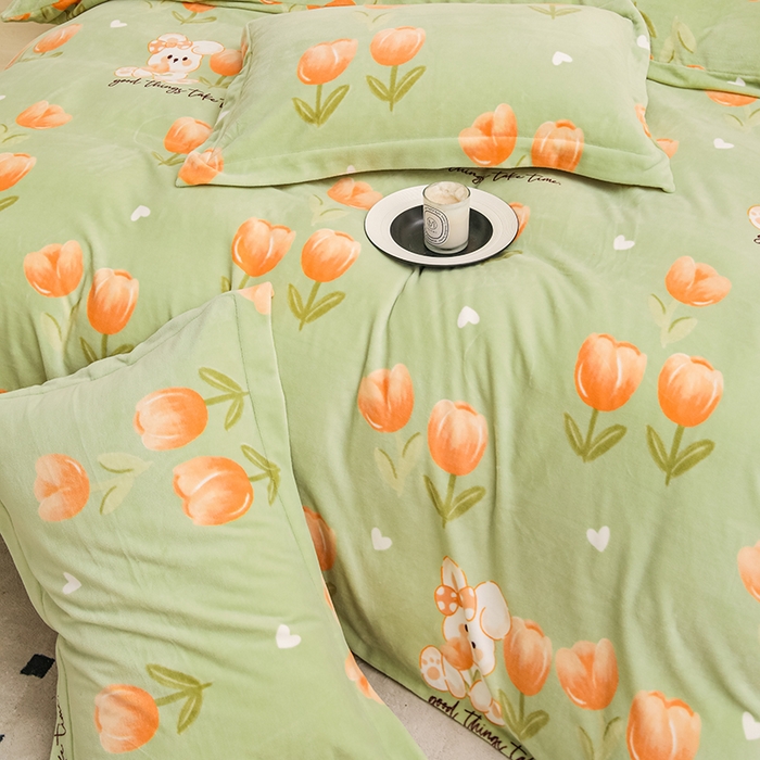 91家纺网 家纺一手货源 找家纺 新款230克高克重印花牛奶绒四件套定做定制尺寸 花海