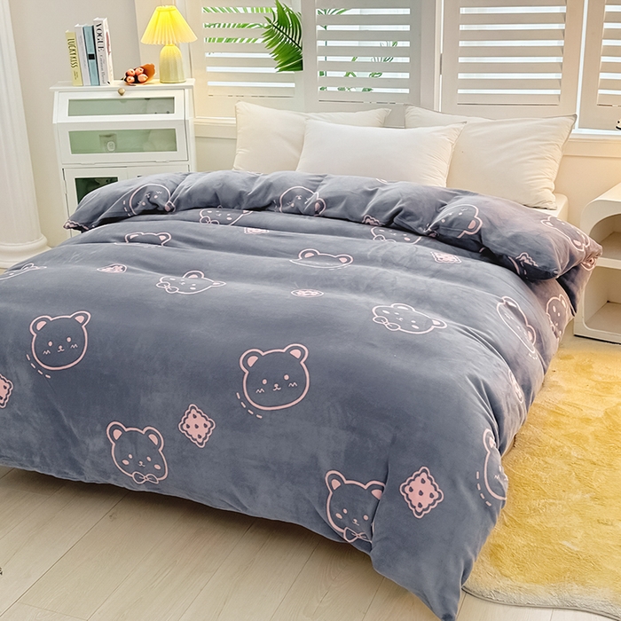 91家纺网 家纺一手货源 找家纺 新款230克高克重印花牛奶绒单被套定制定做尺寸 可爱熊