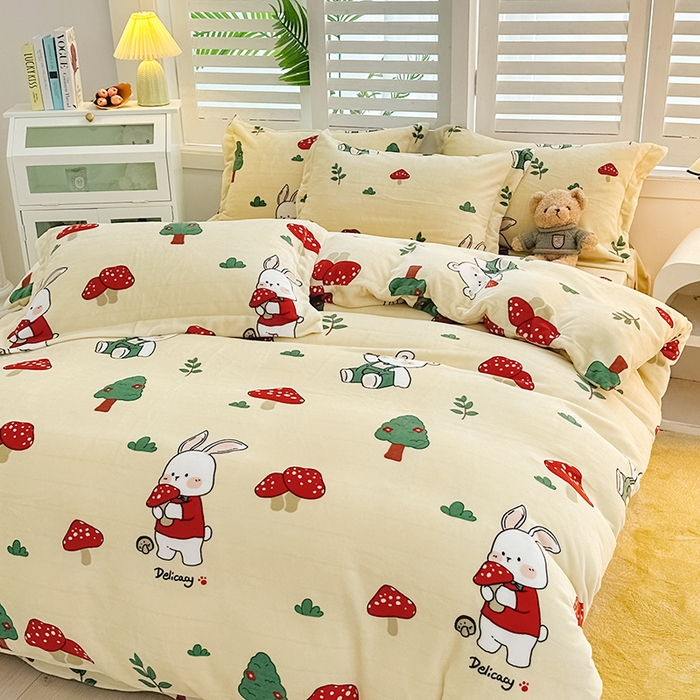 91家纺网 家纺一手货源 找家纺 新款230克高克重印花牛奶绒四件套定做定制尺寸 草莓兔