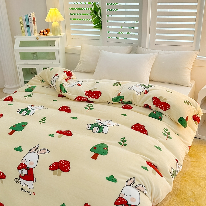 91家纺网 家纺一手货源 找家纺 新款230克高克重印花牛奶绒单被套定制定做尺寸 草莓兔