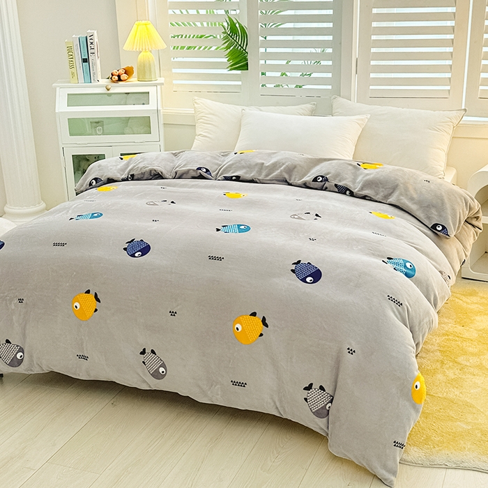 91家纺网 家纺一手货源 找家纺 新款230克高克重印花牛奶绒单被套定制定做尺寸 开心鱼