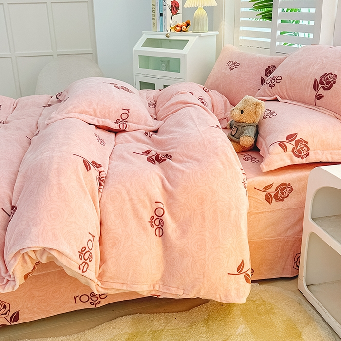 91家纺网 家纺一手货源 找家纺 新款230克高克重印花牛奶绒四件套定做定制尺寸 玫瑰