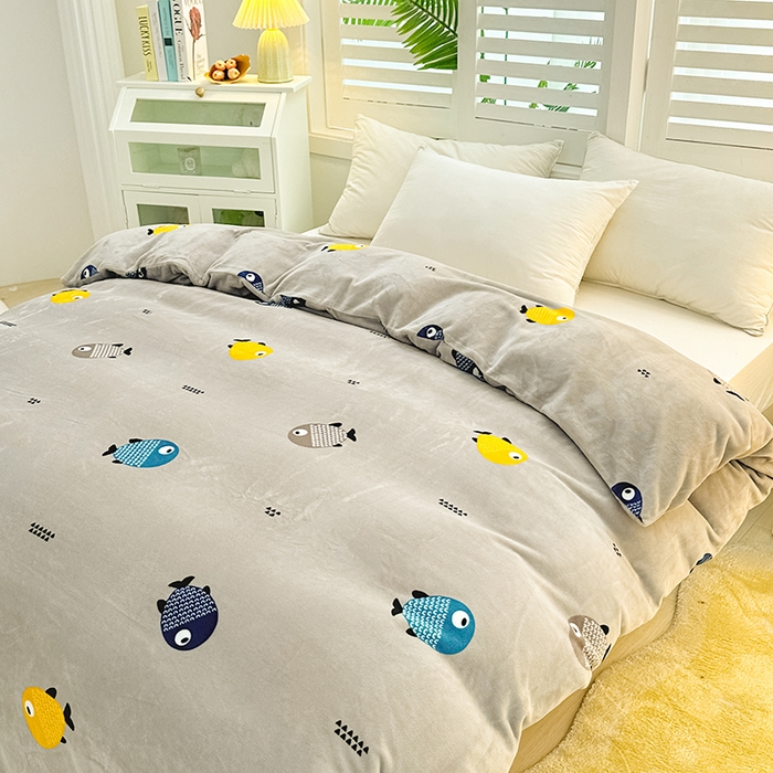 91家纺网 家纺一手货源 找家纺 新款230克高克重印花牛奶绒单被套定制定做尺寸 开心鱼