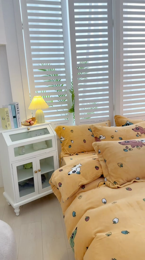 91家纺网 家纺一手货源 找家纺 新款230克高克重印花牛奶绒四件套定做定制尺寸 皮皮狗