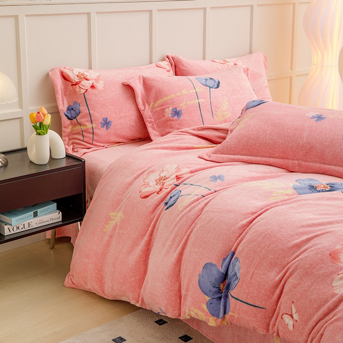 91家纺网 家纺一手货源 找家纺 新款230克高克重印花牛奶绒四件套定做定制尺寸 花开那年